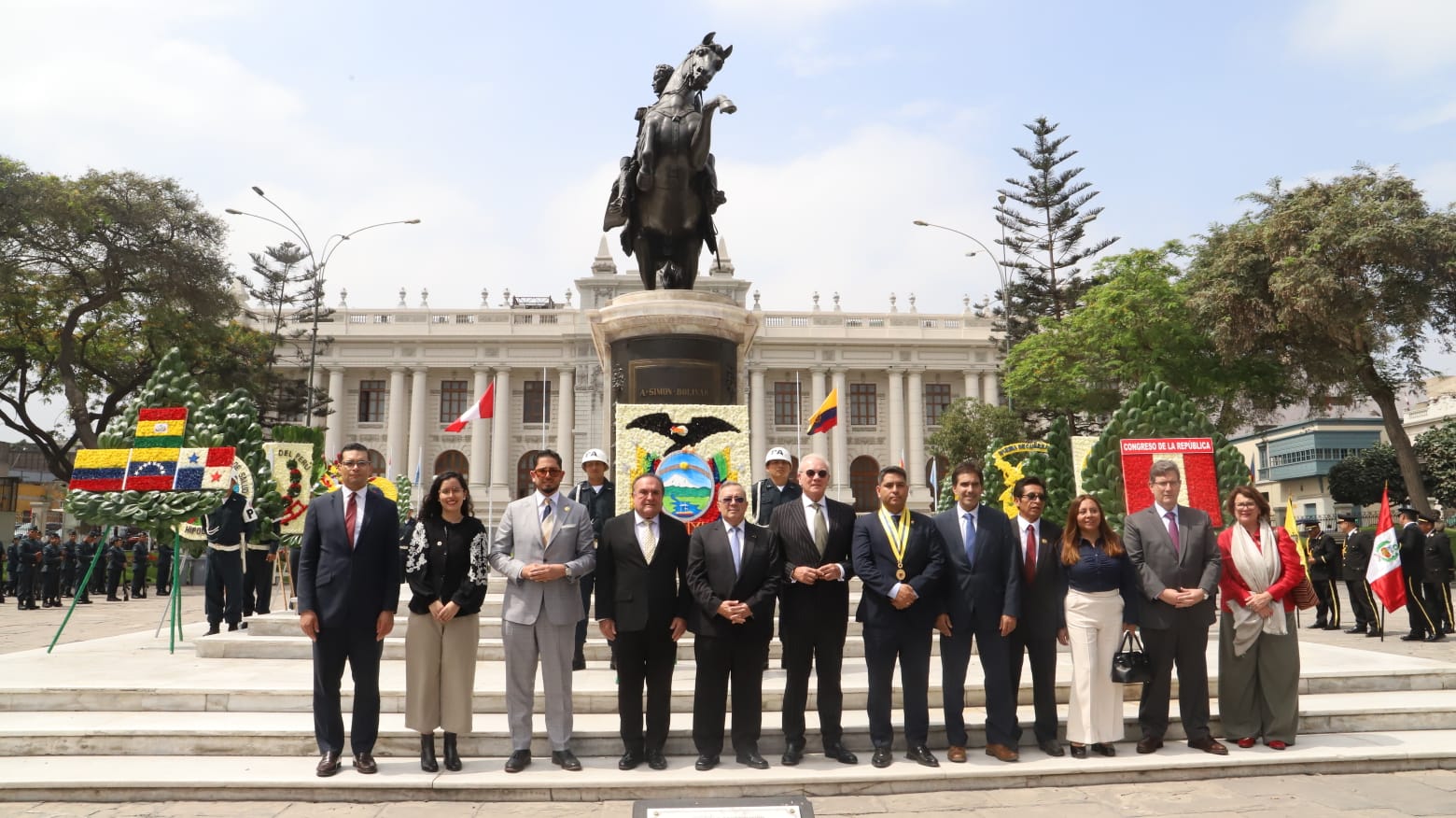 ecuador aniv 217